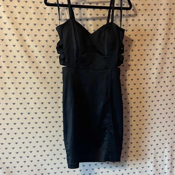 Arden B Elegant Black Mini Dress - Picture 1 of 5